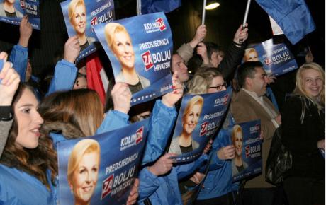 Mnogobrojna mladež dočekala je buduću predsjednicu ...