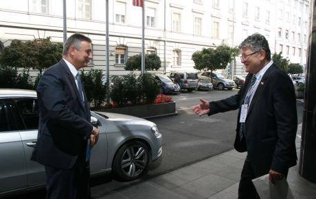 Prof. dr. Ćorušić srdačno je dočekao predsjednika Karamarka ...