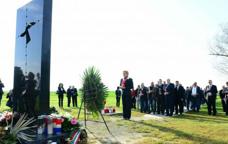 Buduća predsjednica RH odala je počast žrtvama Ovčare