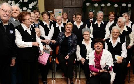 Buduća predsjednica sa štićenicima Doma umirovljenika u Bjelovaru