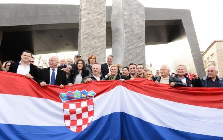 Iz Knina - za uspomenu i dugo sjećanje