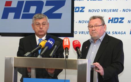 Josipović jeftinom demagogijom pokušava spasiti, ipak, barem jedno radno mjesto - ono vlastito! 