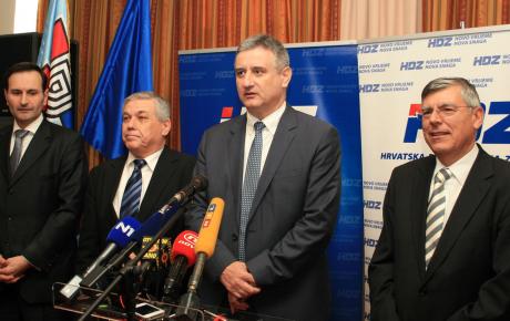 Vlada je u više navrata propustila priliku riješiti problem kredita s valutnom klauzulom u francima!