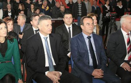 (Slijeva) Gradonačelnica Knina Josipa Rimac, predsjednik Karamarko, prvi čovjek županijskog HDZ-a Ante Kulušić i župan Goran Pauk