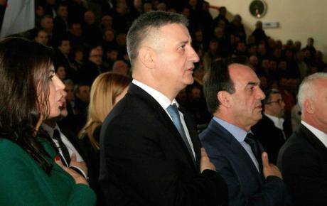 Retorikom ukazujem da trebamo započeti s drugim Domovinskim ratom - s borbom za svako radno mjesto, svako neobrađeno polje, ostanak svakog Hrvata!