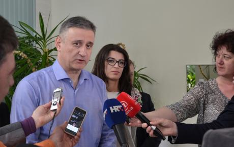 Milanovićeva vlada je neozbiljna i propustila je šansu da nešto korisno napravi za svoju zemlju!