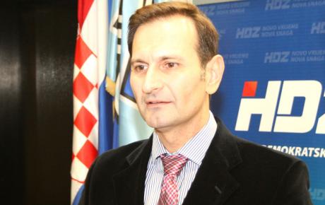 Pozivamo i premijera i članove vlade na odlasku da napokon počnu poštivati hrvatske institucije!
