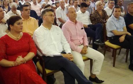 Svečana sjednica Općinskoga vijeća Općine Jelsa (Photo: Dalmatinskiportal.hr)