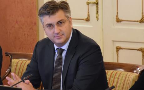 Nakon ohrabrujuće poruke Fitcha, vjerujem da će i ostale svjetske rejting agencije podjednako valorizirati sva Vladina postignuća! 