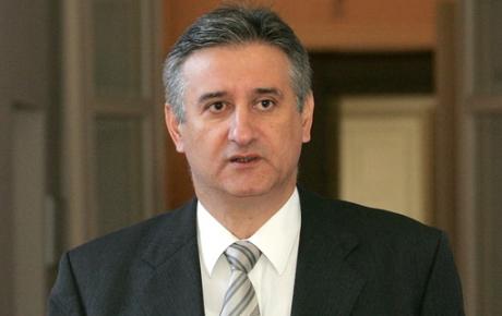 ako-milanovic-boga-zna-nek-se-pocne-baviti-svojim-poslom_0.jpg