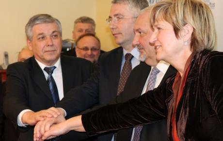 hdz-i-hsp-dr-ante-starcevic-potpisali-koaliciju-sporazum_0.jpg
