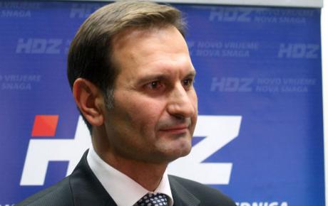 Da bi kompenzirao totalnu nepripremljenost za izbjegličku krizu, Milanović se sukobio sa susjedima!