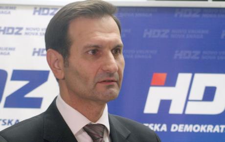 Milanović ne upravlja krizom - ona upravlja njime!