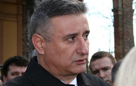 Očekujemo da predsjednik RH napokon iskoristi svoje ustavne ovlasti i predloži Vladi održavanje sjednice 