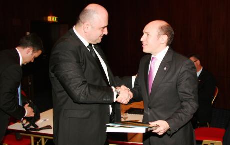 Srdačni susret dvojice glavnih tajnika: Milijana Brkića i Manfreda Pentza iz CDU-a Hessen 