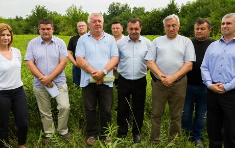 Jednodušna poruka - Jakovina treba podnijeti ostavku jer svojom nesposobnošću nanosi golemu štetu poljoprivredi!