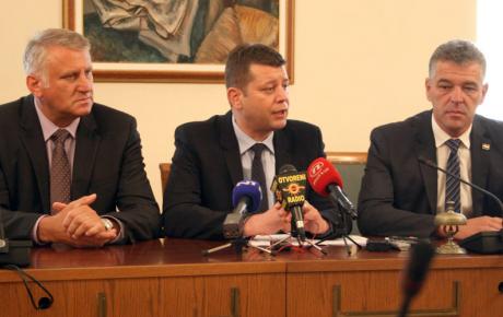 (slijeva) Franjo Lucić, Jasen Mesić i Tomislav Klarić