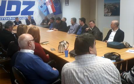 U dosadašnjoj unutarstranačkoj raspravi, demokratskoj i argumentiranoj … 