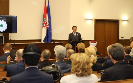 Žrtve agresije na Hrvatsku i na Bosnu i Hercegovinu - kao i svaki zločin i rat - moraju ostati u našem kolektivnom sjećanju!