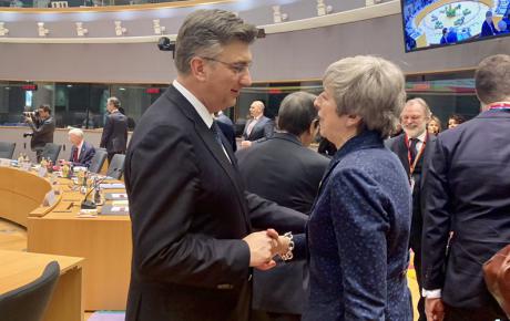 S britanskom premijerkom Theresom May uoči Europskog vijeća