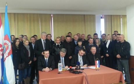 hdz-i-hsp-ante-starcevic-grada-vukovara-potpisali-sporazum-o-politickoj-suradnji-i-zajednickom-izl_0.jpg