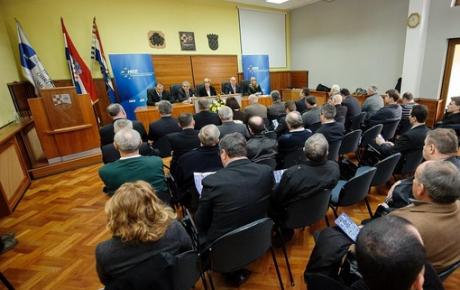 ruza-tomasic-borit-cu-se-za-obitelj-obrazovanje-i-obranu_0.jpg